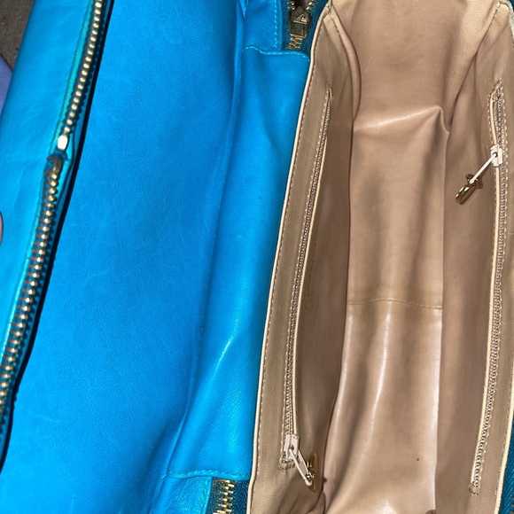 Vintage CHANEL Turquoise Quilted Vanity Handbag - Picture 12 of 15